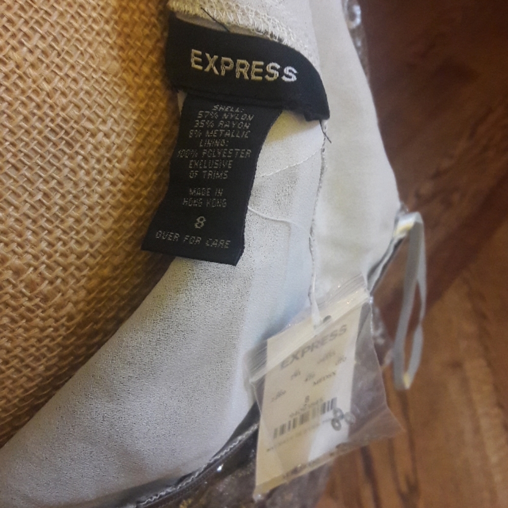 Express dress - Picture 6 of 6